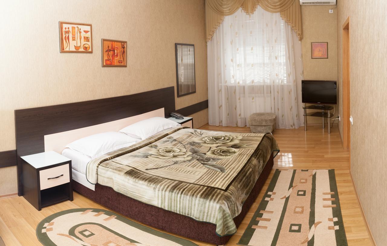 Bilyj Rojal Hotel Zaporizhia Kültér fotó