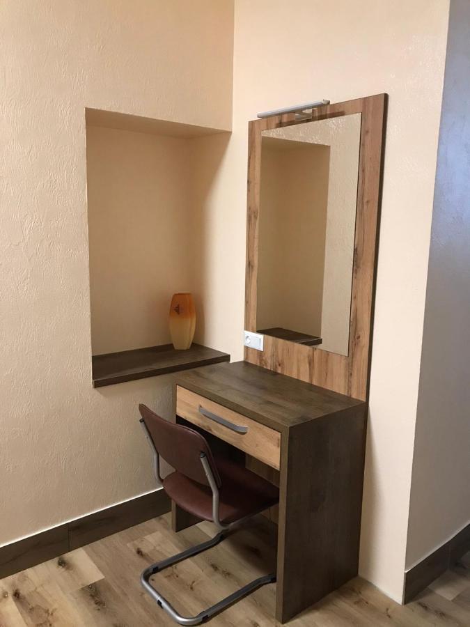 Bilyj Rojal Hotel Zaporizhia Kültér fotó
