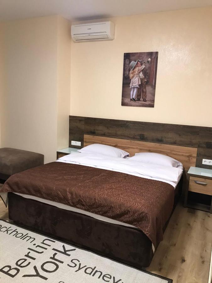 Bilyj Rojal Hotel Zaporizhia Kültér fotó